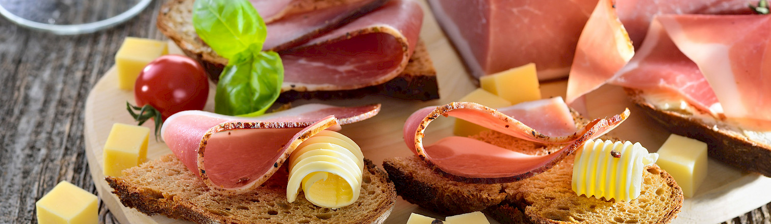 Plauderei, Cafe, Vesper, Brotzeit, Kaffee trinken, Frühstück, frühstücken, Kuchen essen